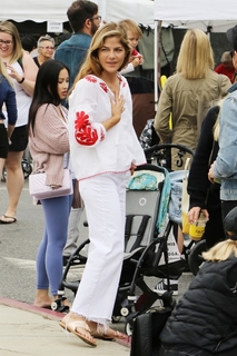 Selma Blair feet photo thumbnail