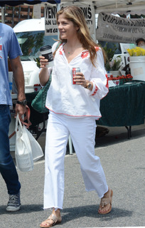 Selma Blair feet photo thumbnail