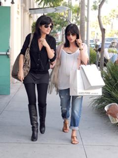Selma Blair feet photo thumbnail