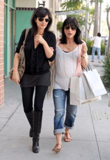 Selma Blair feet photo thumbnail