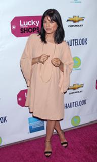 Selma Blair feet photo thumbnail