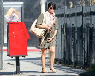 Selma Blair feet photo thumbnail