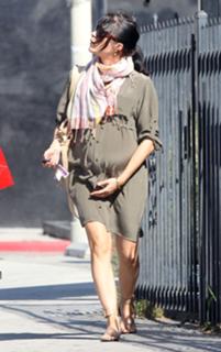 Selma Blair feet photo thumbnail