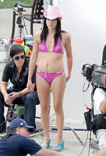 Selma Blair feet photo thumbnail