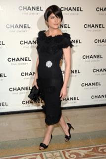 Selma Blair feet photo thumbnail