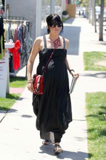 Selma Blair feet photo thumbnail