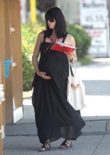 Selma Blair feet photo thumbnail