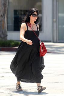Selma Blair feet photo thumbnail
