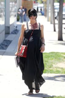 Selma Blair feet photo thumbnail