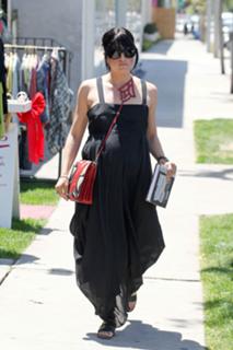 Selma Blair feet photo thumbnail