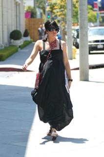 Selma Blair feet photo thumbnail