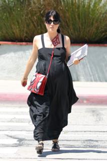 Selma Blair feet photo thumbnail