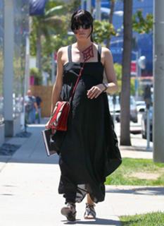 Selma Blair feet photo thumbnail