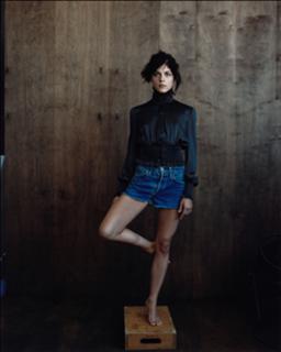 Selma Blair feet photo thumbnail