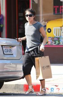 Selma Blair feet photo thumbnail