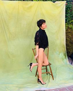Selma Blair feet photo thumbnail