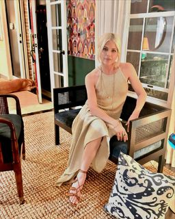 Selma Blair feet photo thumbnail