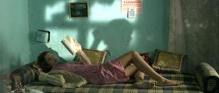 Selma Ergeç feet photo 3