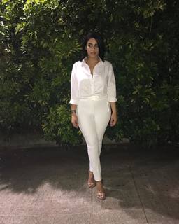 Selma Omari feet photo 10