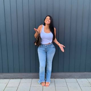 Selma Omari feet photo 8