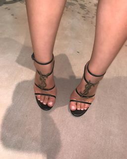 Selma Omari feet photo 14