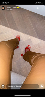 Selma Omari feet photo 4