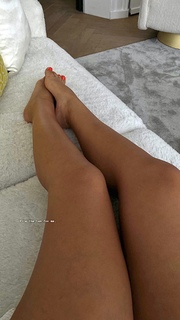 Selma Omari feet photo 3