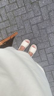 Selma Omari feet photo 18
