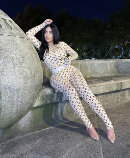 Selma Omari feet photo 6