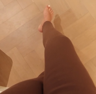 Selma Omari feet photo 11