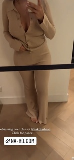 Selma Omari feet photo 9