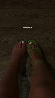 Selma Omari feet photo 6