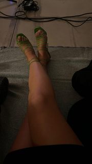 Selma Omari feet photo 3