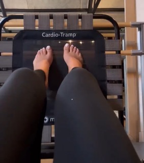 Selma Omari feet photo 13