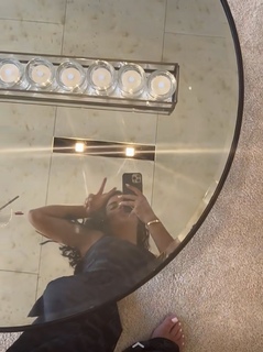 Selma Omari feet photo 10