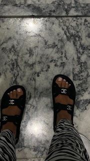 Selma Omari feet photo 9