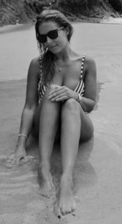 Selvaggia Lucarelli feet photo thumbnail