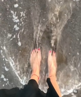 Sema Simsek feet photo 2