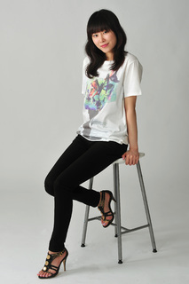 Seo Hyeon-jin feet photo 15