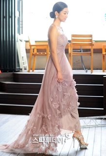 Seo Ye-Ji feet photo thumbnail