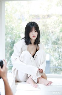 Seo Ye-Ji feet photo thumbnail