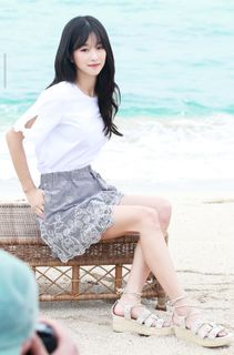 Seo Ye-Ji feet photo thumbnail