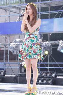 Seohyun feet photo thumbnail