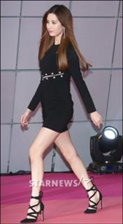Seohyun feet photo thumbnail