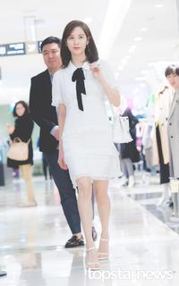 Seohyun feet photo thumbnail