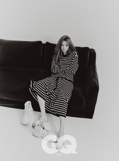 Seohyun feet photo thumbnail