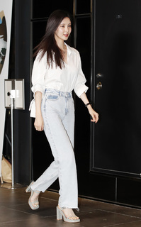 Seohyun feet photo thumbnail