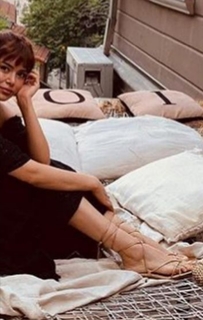 Seray Kaya feet photo 19