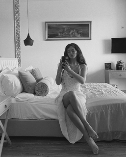 Seray Kaya feet photo 10