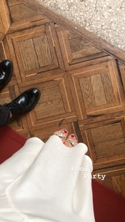 Serena Garitta feet photo thumbnail